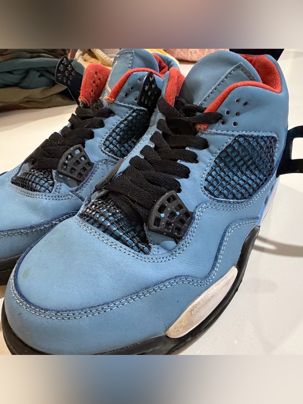 Air Jordan’s 4 8.5 Travis Scott Cactus Sneakers